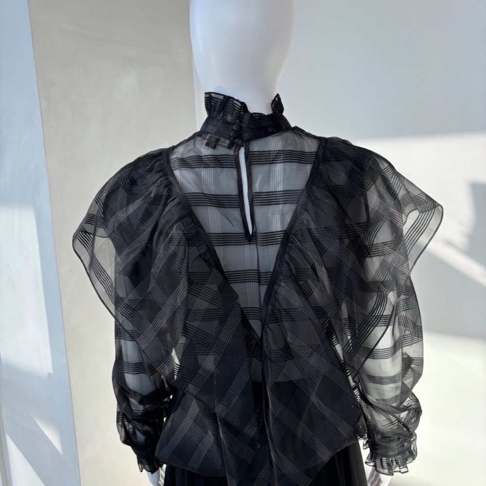 Designer Iconic Jill Stuart Ruffle Mesh Turtle Neck - Picture 2 of 3